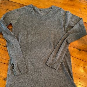 Lululemon top